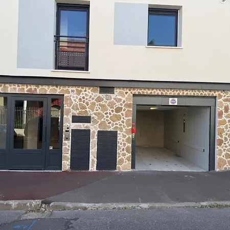 Rosa Seasonalflat Au Rdc 80 Rue Paul Vaillant Couturier 92240 Daire Malakoff